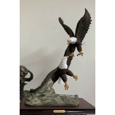 FIGHTING EAGLES RESIN STATUE 60CM HEIGHT X 40CM WIDTH